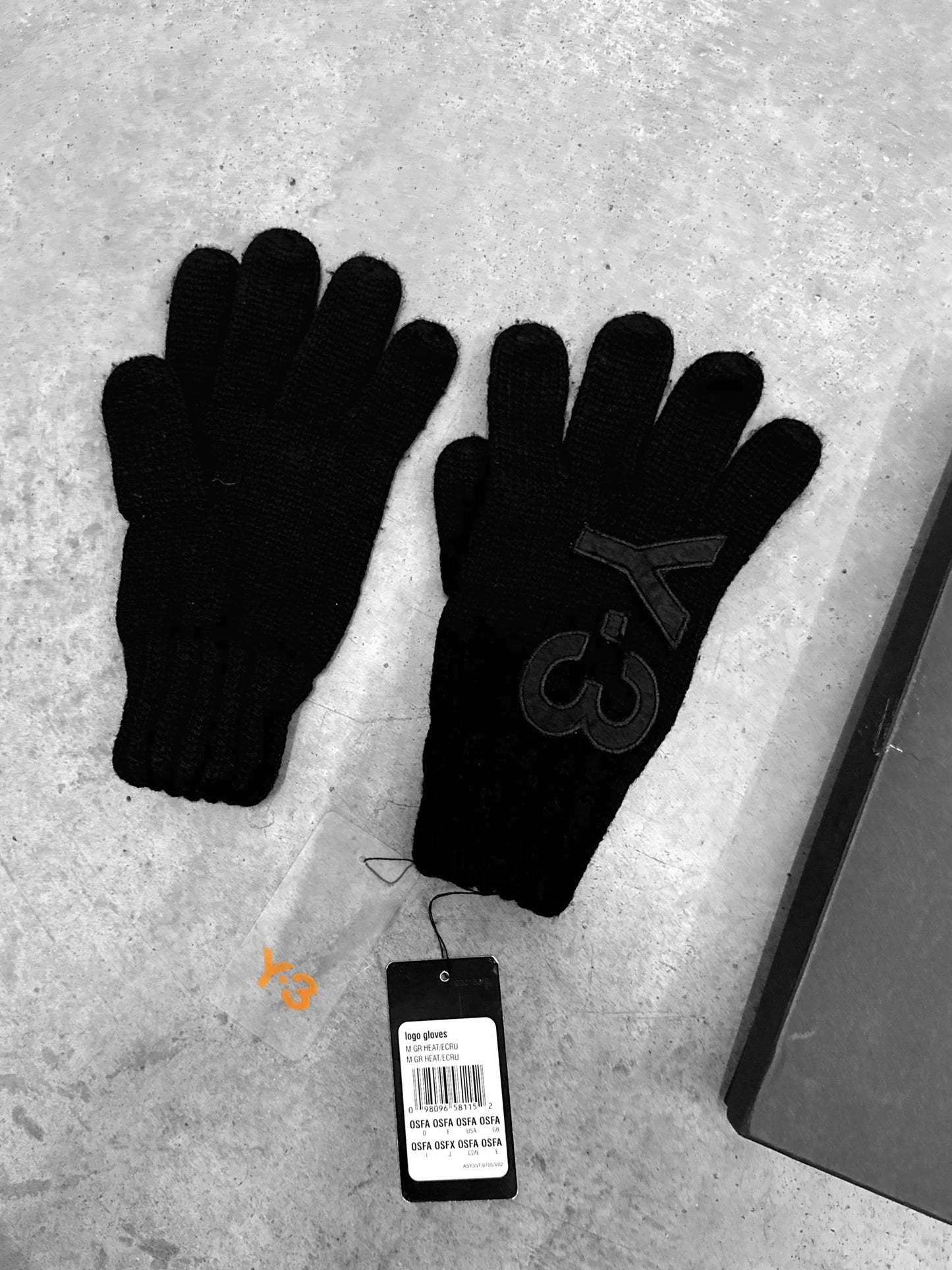 Y-3 Logo Gloves